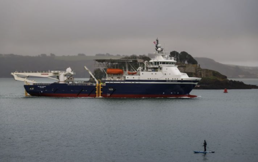 Mine-hunting 'mother ship' arrives in Plymouth